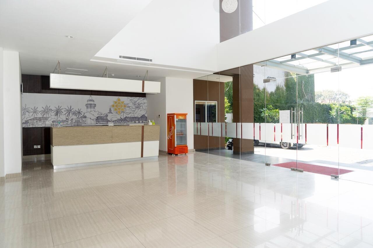 Lynn Hotel Serang Exterior foto