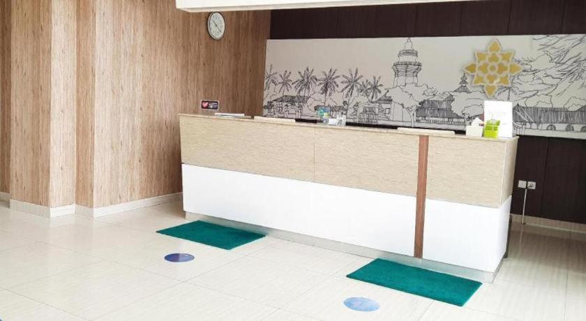 Lynn Hotel Serang Exterior foto