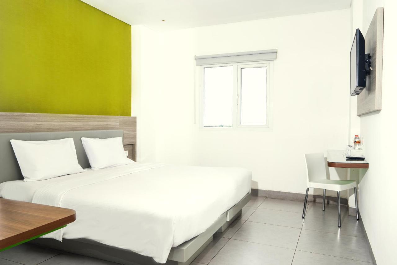 Lynn Hotel Serang Exterior foto